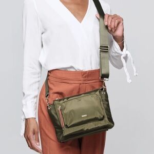 Mersi “Erin” Crossbody bag like new